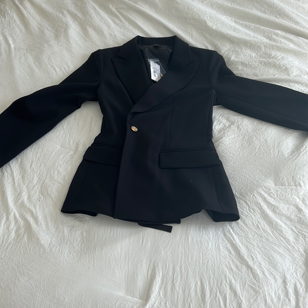 Black Blazer - size 6 - Bold elements